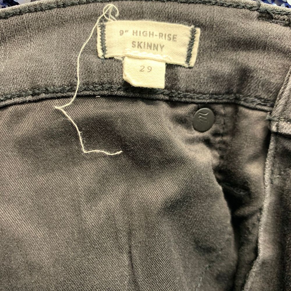 Madewell 9" Mid-Rise Skinny Jeans in Black Sea - Picture 12 of 12